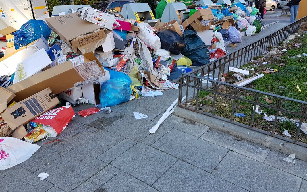 En Alcorcón estamos recogiendo la basura como hace 50 años, a golpe de espalda