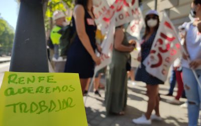 Medio millar de personas se manifiestan para exigir que el servicio a bordo de Renfe salga del ERTE