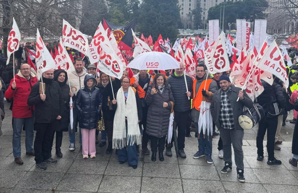 USO-Madrid participa en la concentración de trabajadores de Renfe y Adif en la estación de Atocha
